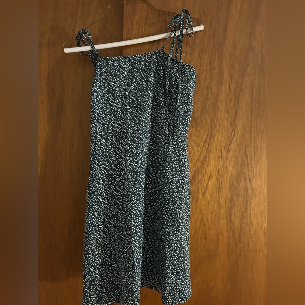 I am selling this dark green flower dress!